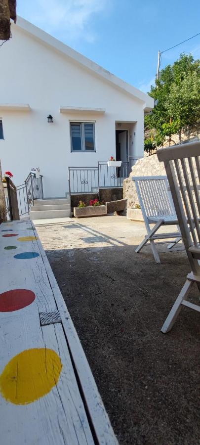 Dika Apartment Bar Exterior photo